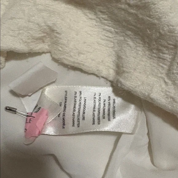 Alice + Olivia Cream Floral Mock Turtleneck Crop Top Size 2 - Picture 4 of 4